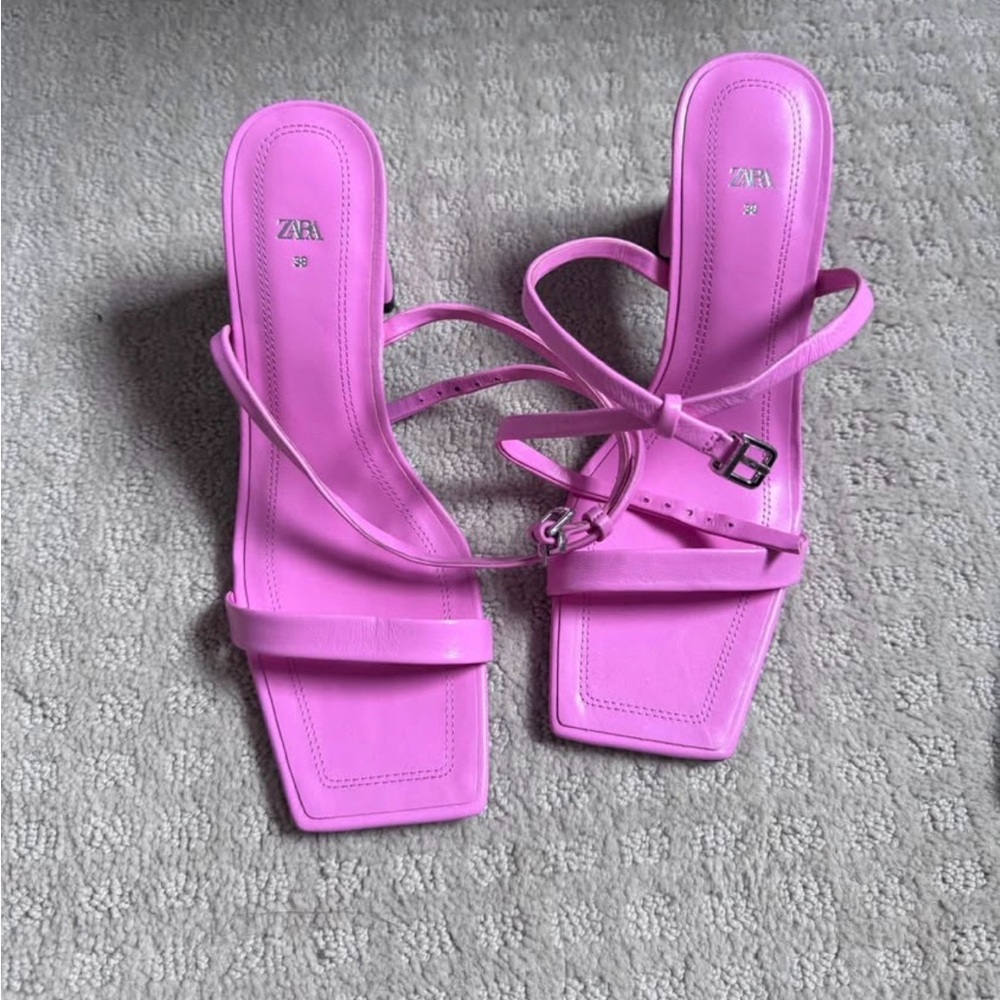 Zara Women's Vibrant Pink Sandals